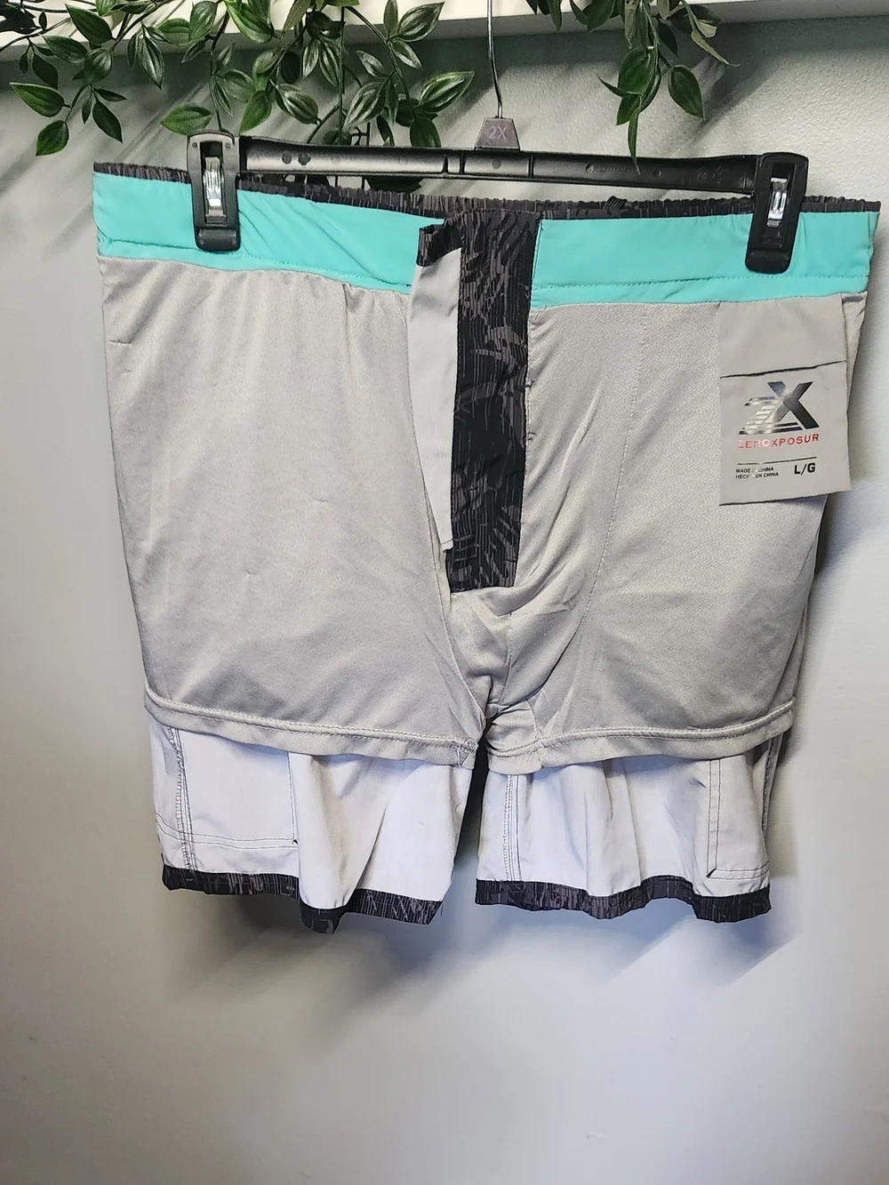 ZeroXposur No-Chafe Black & Charcoal Tropical Cargo Swim Shorts Men's Large